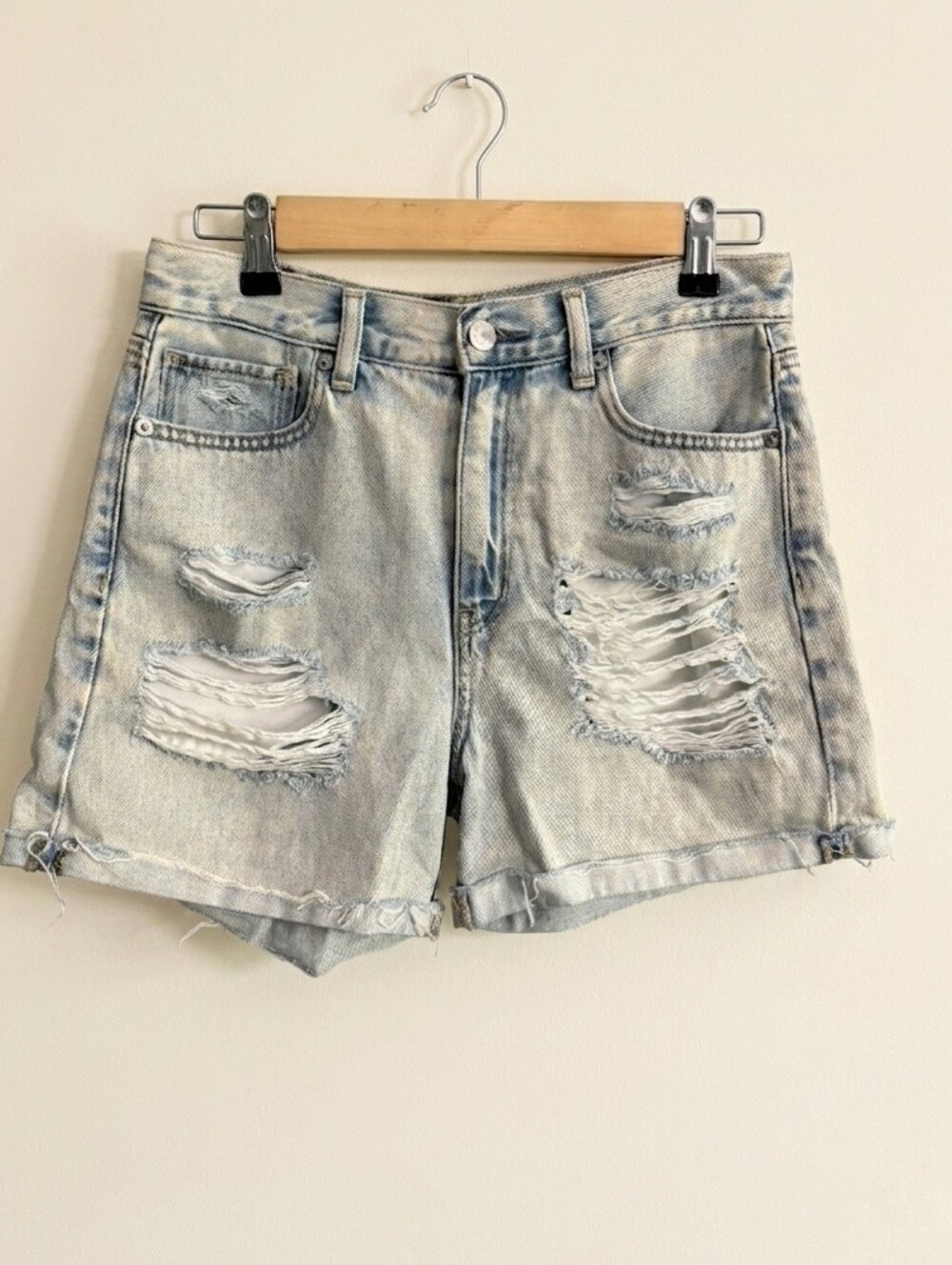 American Eagle High-Rise Distressed Denim Mom Shorts | Size 2
